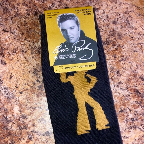 🆓FREE WITH ANY PURCHASE 🆓NWT! MENS Elvis’s Presley socks. - Picture 3 of 4
